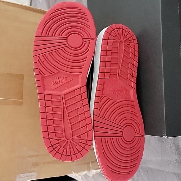 Jordan 1 mid banned (with box) - Picture 4 of 7